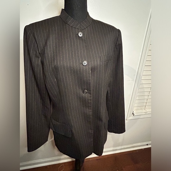 Anne‎ Klein black with brown pinstripes Nehru collar blazer, size 14. - Picture 1 of 6